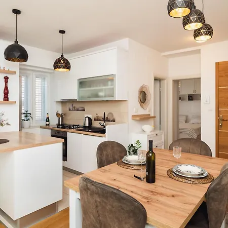 Perina Apartment Podstrana