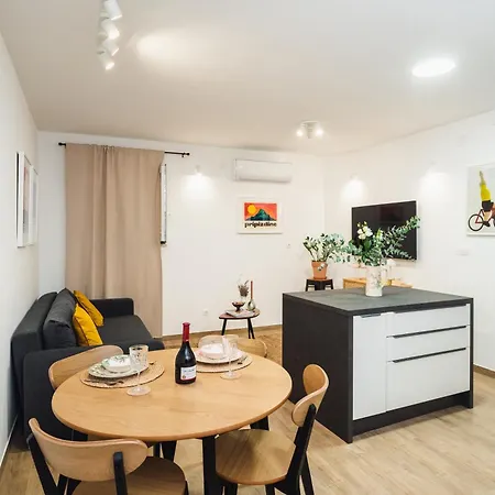 Perina Apartamento Podstrana