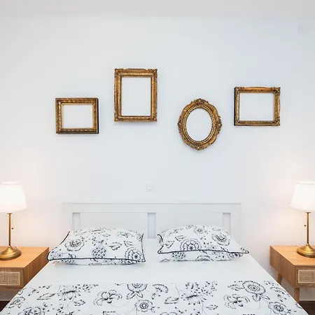 Perina Ποντστράνα