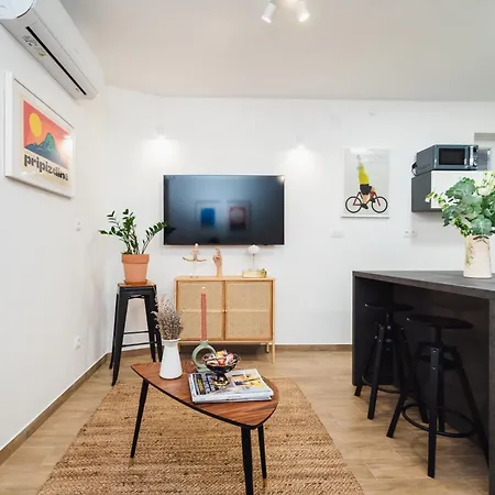 Perina Ποντστράνα